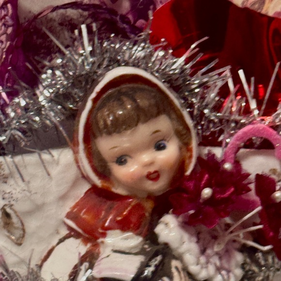 Vintage Valentine Ceramic Figurine with Red and Pink- Red Ridinghood - Picture 3 of 8